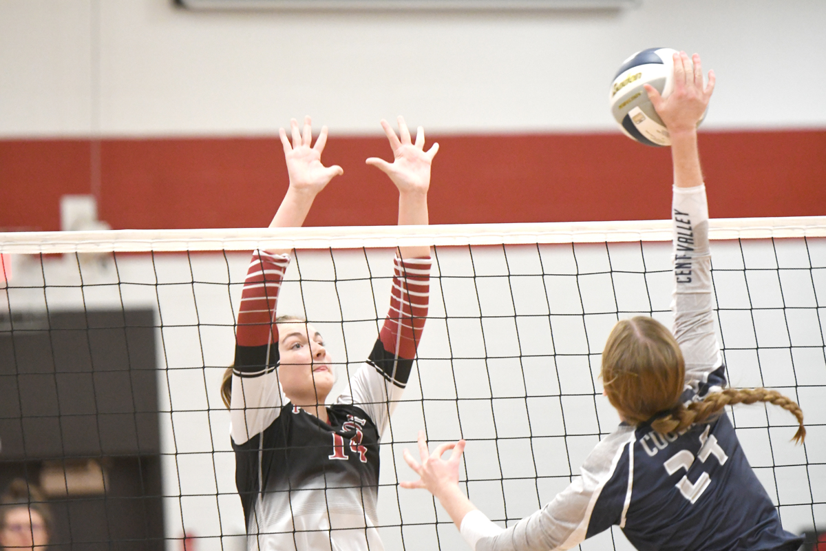 McKenna Plumbtree forces teams to second-guess attacking from the middle. NCJ photo by Rick Holtz