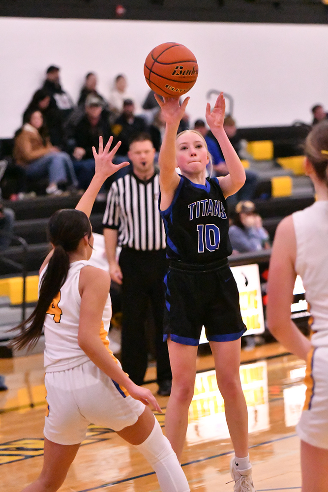 Myah Rinkol had 6 points for the Titans. NCJ photos by Rick Holtz