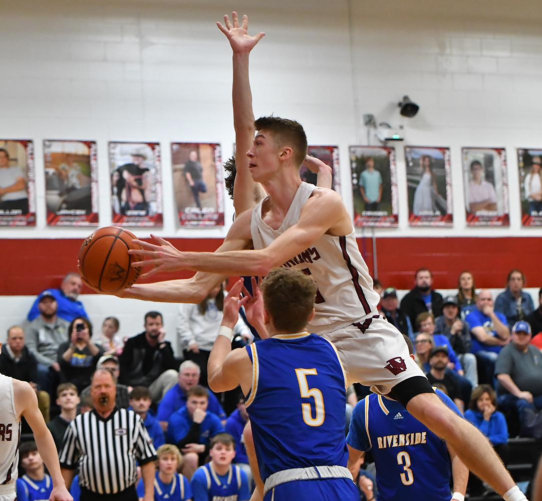Kane Wetovick scored a game-high 21 points on Thursday to lift Fullerton over Riverside. NCJ photos by Rick Holtz