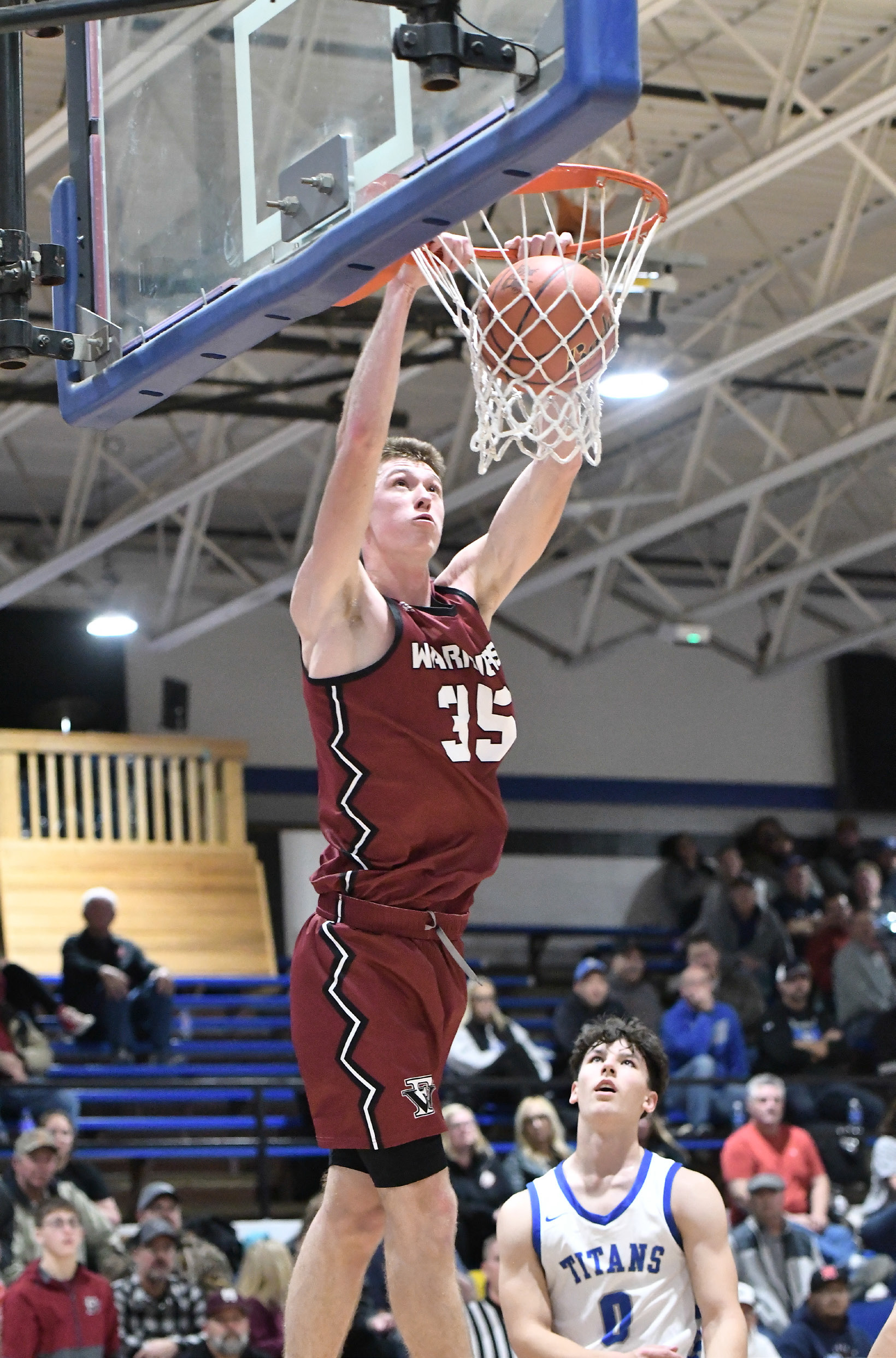 Fullerton’s Kane Wetovick throws down 2 of his career high 46 points on Thursday against Twin River. NCJ photo by Rick Holtz