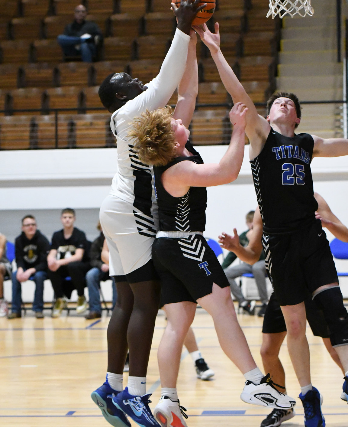 Twin River’s defense had their hands full with McCool Junction’s 6-foot-6, 295 pound Mapieu Kouchinin. NCJ photo by Rick Holtz