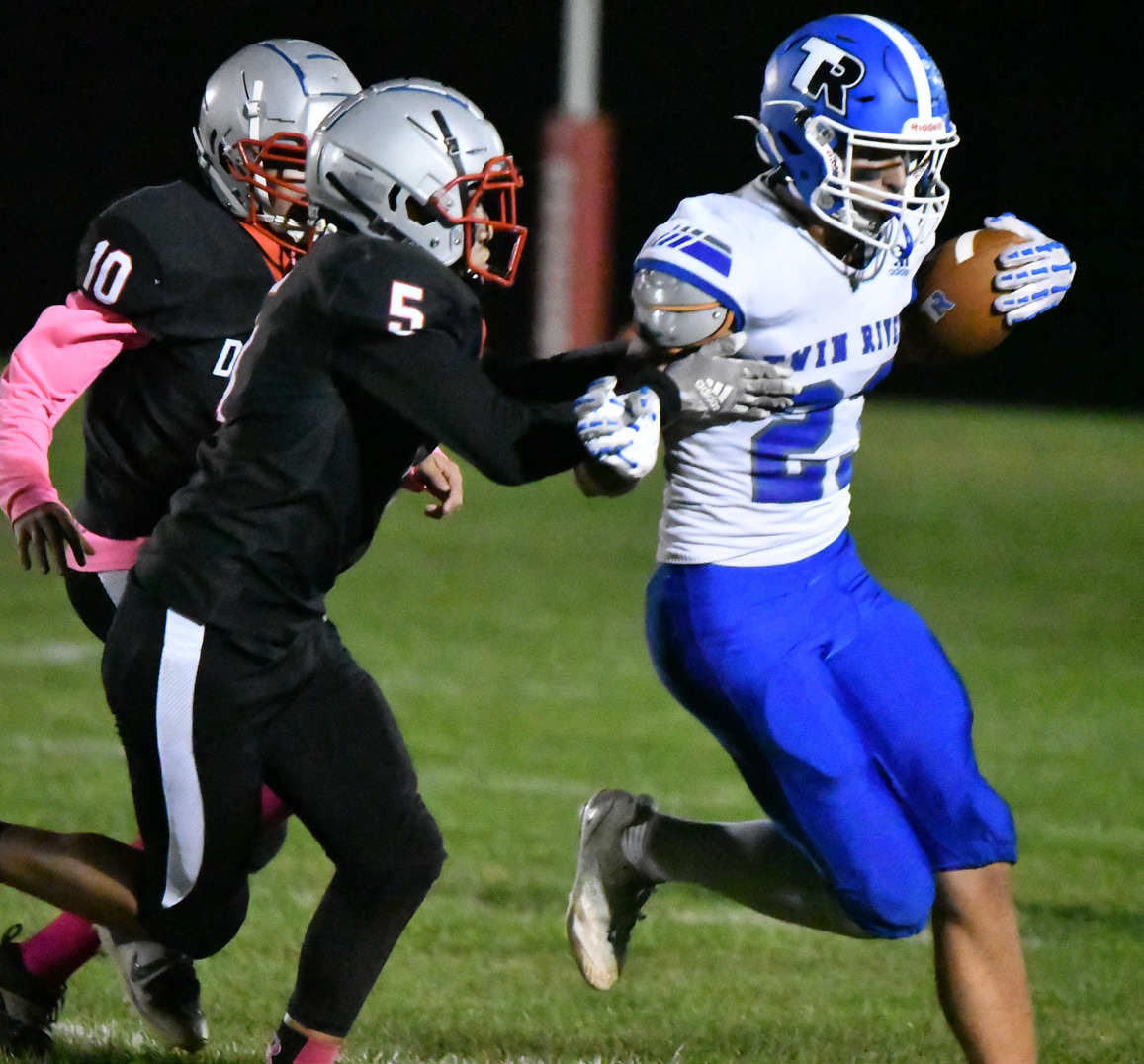 Braeyden Ramaekers caught 5 passes for 110 yards, including a 54-yard touchdown in the first quarter. NCJ photo by Rick Holtz