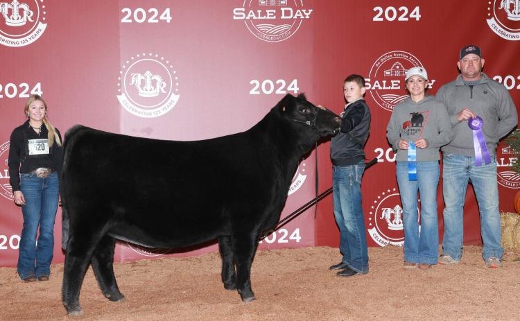Briggs Crouse owns winning heifer