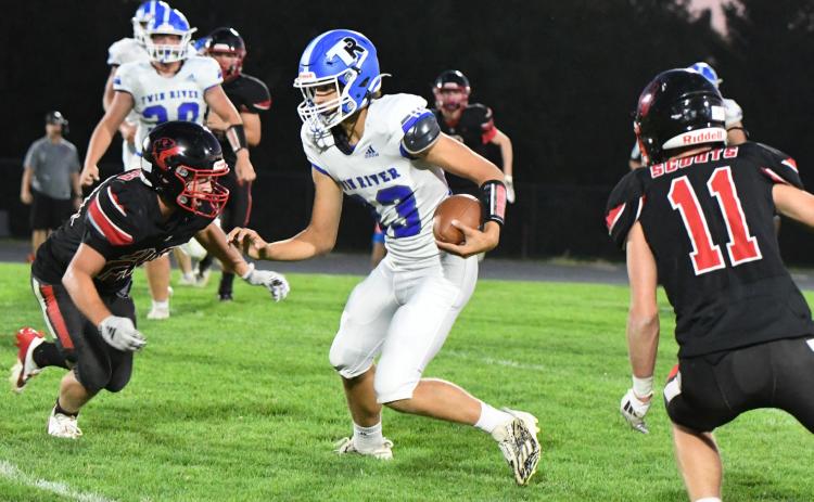 Braedyn Ramaekers caught 5 passes for 45 yards. NCJ photo by Calvin Holtz