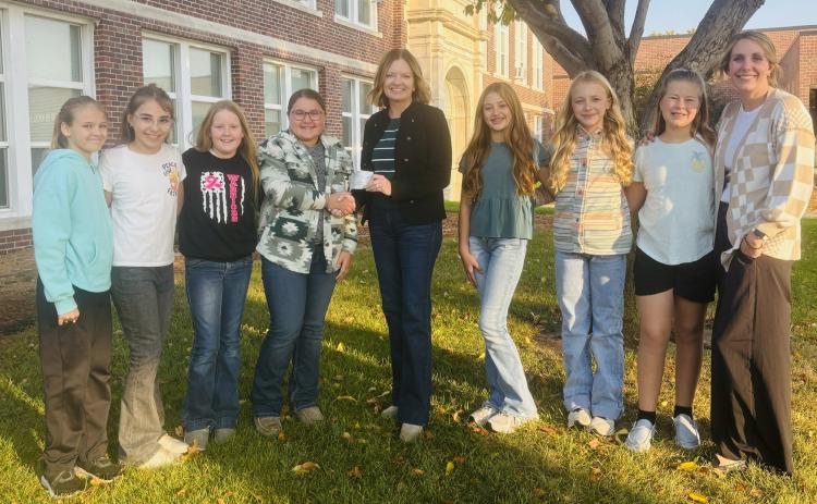 Bracelet Babes donate $350 to Fullerton’s Future