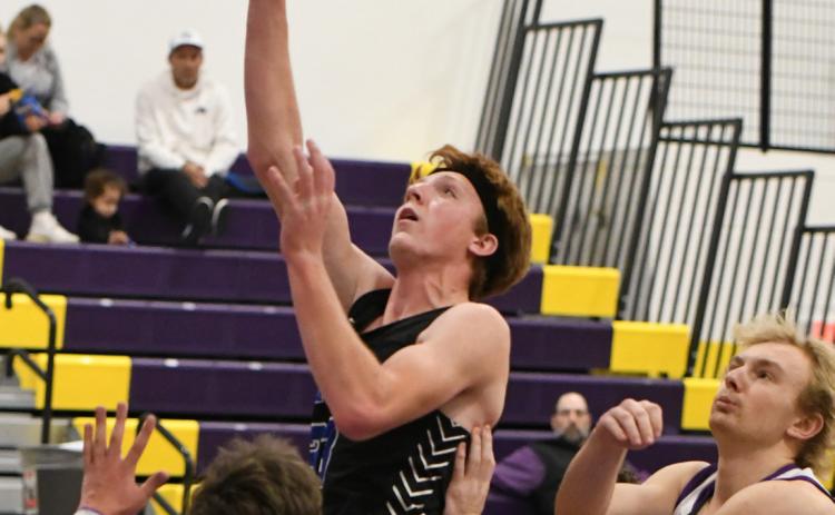 Kirk Hebda finished with 10 points in Twin River’s 64-53 win over Tekamah-Herman. NCJ photo by Rick Holtz
