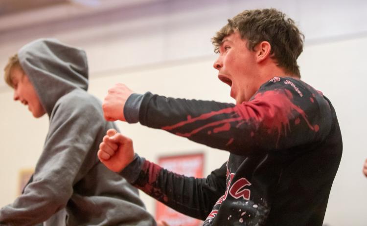 ETHAN HOBACK &amp; BRETT BRIDGER cheer on ZANE KOZIOL as he beats the #3 seed!