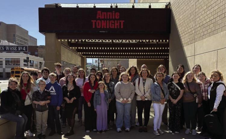 Fullerton TeamMates attend Annie