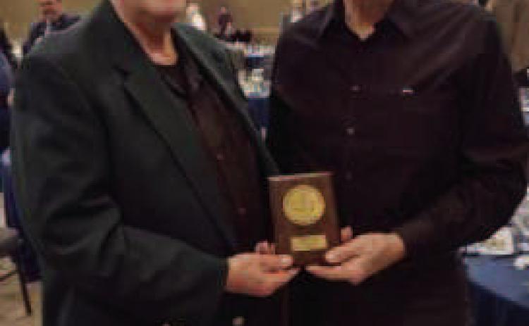 Wells Receives Nebraska Headgate Award